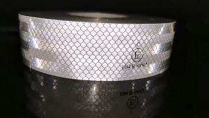 Reflektive Tape 30m Dual Color Stiker Peringatan Truk Merah Putih Material