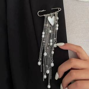 Ingemark Exaggerated Imitation Pearl Metal Tassel Brooches Women New Trendy Heart-shaped Pendant Brooch Shirt Collar Pin Clip