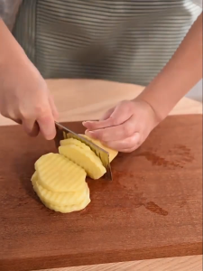 Newyorkbigsale มีดหั่นมันฝรั่ง มีดหั่นผัก ตัดเฟรนซ์ฟราย แบบหยัก No.Y2300