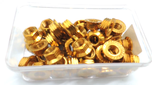 น็อตตัวเมีย เลสเมีย ลายเฟือง น๊อตตัวเมีย(จี้ลาย) สีทอง เกลียวมิลM8=เบอร์12 /เกลียวมิลM10=เบอร์14 /เกลียวมิลM12=เบอร์16 ราคาส่ง!!!! **ราคาต่อตัว