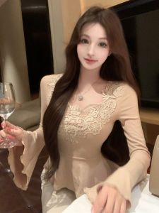 GUZILIAN | Graceful Style V-neck Lace Bell Sleeve Peplum Waist T-Shirt