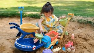 Beach Toy Bucket Set DIno Set Dump Truck Set with Showel Sand Castle Building Child Kids Toy Play Mainan Pasir Pantai