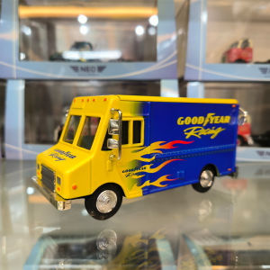 1/64 Scale Diecast Alloy Car American Delivery Van Limited Edition High-Detail Simulation Collectible Display Gift Toy