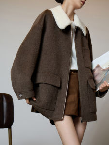 Vintage French Style Faux Fur Trimmed Jacket Women 2026 Winter