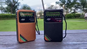 Pocket Mini Radio AM/FM/SW Portable Radio Batteries Rechargeable Supports Connect Wired Earphone Portable FM Radio Receiver 【Original+24hours delivery】
