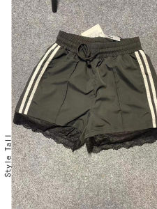 ฤดูร้อน 2024 ผู้หญิง ลูกไม้ประกบ สีดำ สีขาว สั้น กางเกง เอวยืดหยุ่น หลากหลาย Drapey Workwear กีฬา กางเกงขายาว กางเกงลำลอง