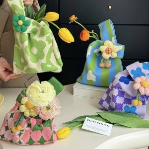 กระเป๋าถือผ้าถักลายดอกไม้สีสดใส กระเป๋าถือแบบสะพายข้างสำหรับเดินทาง กระเป๋าถือแบบถอดได้ ใช้ได้นาน กระเป๋าใส่ของที่มีคุณค่า