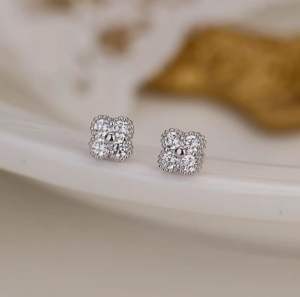 ต่างหูเงินแท้ ฝังเพชร Moissanite (โมอีส) พร้อมใบเซอร์GRA