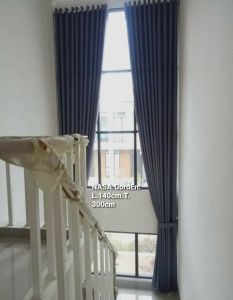 gorden ukuran kaca lebar