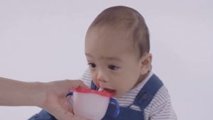 🥤ถ้วยฝึกดูดหลอด🥤สำหรับเด็กฝึกดูดหลอด สำหรับเด็ก แก้วหัดดื่ม ช่วยให้ลูกน้อยของคุณเรียนรู้ที่จะดื่มน้ำผ่านหลอด