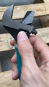 Cờ lê điều chỉnh 2IN1 TOTAL THT1016S size 156mm có thể thay đổi mỏ lết và mỏ lết răng thép CR-V