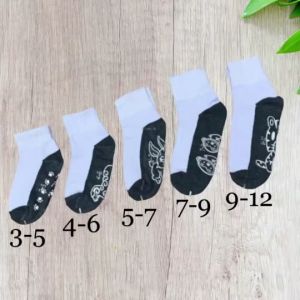 ถุงเท้านักเรียนกันลื่น ใส่สบาย (แพ็ค 12คู่) เสื้อผ้าและรองเท้าเด็ก เสื้อผ้าเด็กผู้ชาย ถุงเท้า