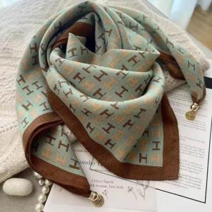 2025 New Style Warm Cotton Scarf Magnetic Buckle Triangle Silk Scarf Womens Spring Autumn Winter Fashionable Neck Warmer Versatile