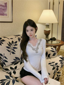 เสื้อยืดคอวีสั้นเซ็กซี่สำหรับผู้หญิง ทรงเข้ารูป สไตล์ย้อนยุค ฤดูใบไม้ร่วง/ฤดูหนาว เสื้อชั้นในแขนยาว ผ้าขนแกะผสมโพลีเอสเตอร์