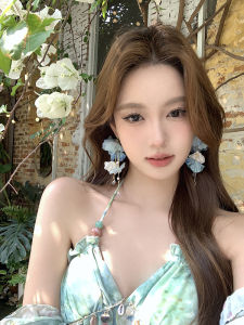 ต่างหูโบว์ดอกไม้สีฟ้าสไตล์ชายหาดฤดูร้อน ต่างหูตกแต่งด้วยปมลูกไม้แบบตัวใหม่และอลังการสำหรับผู้หญิง