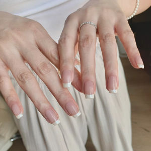 Classic White French Wearable Nail Tips: A Guide to Long-lasting Comfort & Style