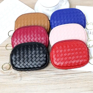 Ví nữ nhỏ xinh và dễ thương phối hợp dáng tròn và móc khoá độc đáo thiết kế thêm ngăn phụ bên trong tiện lợi NEW-155
