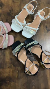 2025 Sandal Kulit Wanita Terbaru Sandal Hak Rendah Nyaman Sandal Fashion Serbaguna Flat