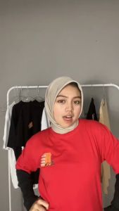 Kaos Dewasa Pria & Wanita: Kaos Tangan Pendek & Kaos \"Tahanan Emak\"