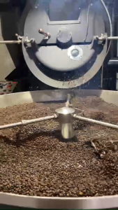 Premium Traditional Vietnam Roasted Coffee Beans  with strong bitter and sweetness