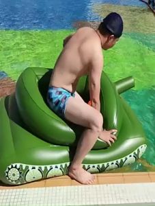 Water Floating Toys With Electric Pump Pvc Inflatable Floating Row Water Tank Water Spray Adult Swimming Pool Playing Water