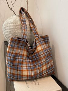 กระเป๋าถือผ้าขนสัตว์ลายสก็อตฤดูใบไม้ร่วง/ฤดูหนาวใหม่ กระเป๋าสะพายไหล่ความจุขนาดใหญ่แบบลำลองสำหรับผู้หญิง กระเป๋าถือแบบ Tote แฟชั่นเกาหลี