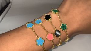 4 Colors four-leaf clover Womens Simple Style Alloy Bracelet Gifts for Friends