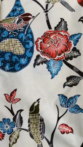 FASHION CLASSIC / KAIN BATIK HALUS/ Kain Batik /Kain Sarung Batik /Sarong Kebaya/Flower and feather pattern