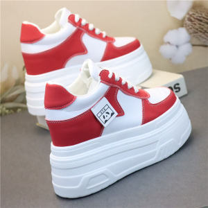 ฤดูใบไม้ผลิ ใหม่สไตล์สีแดงลูกไม้ ลำลอง รองเท้าส้นสูง 12 ซม สีขาว รองเท้าผ้าใบเพิ่มความสูง พรางหุ่น 10 ซมขนาดใหญ่ผู้หญิงสั้น