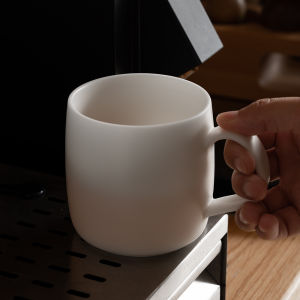 Premium Ice Jade Yangli Yu Ceramic Mug with Lid for Office Tea Brewing Home Water Drinking Cup High End Porcelain Cup