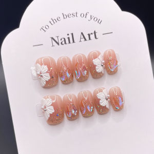 Light luxury and high-end wearable nail products for spring and summer pure handmade fake nail patches cat eye nail art products appear white and short