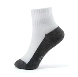 ถุงเท้านักเรียน ถุงเท้านักเรียนกันลื่น บานาเน่ CN-200/1