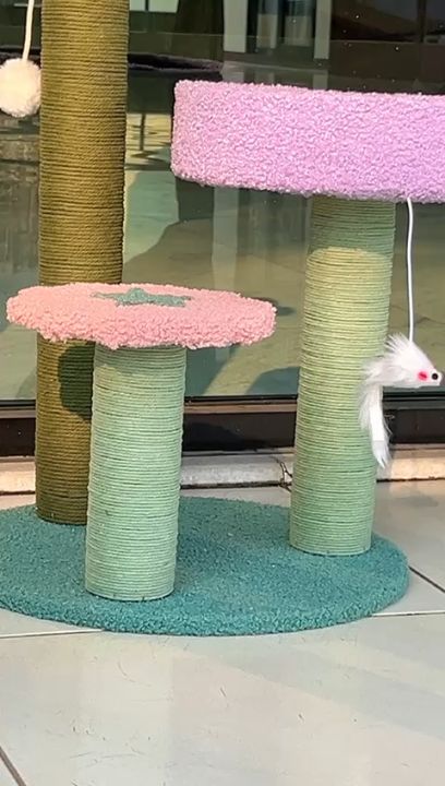 Scratcher Pad Post Mainan Garukan Kayu Kucing Vertikal Cakaran