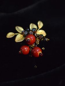 Exquisite Ceramic Pin Brooch for Cheongsam Embellishment Versatile Small Size Original Design Wood Grain Pattern Vintage Style