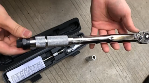 1/2‘ 1/4’ Screwdriver Graduated Adjustable Torque Wrench 28-210NM For Automotive Motorcycle And Other Maintenance Work Tighten Nuts 扭力扳手