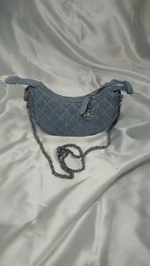 Tas Selempang Wanita Import: Tas Selempang Berkualitas Tinggi