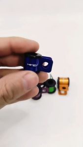 กิ๊บล็อคสาย ตัวล็อคสายถัก สายเบรค สายคันเร่ง สายเฟืองท้าย งานหนา อลูมิเนียมมีหลายสี พร้อมบูธยาง ชุดละ45บาท