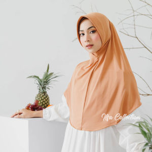 Bergo Hamidah Jersey Spandek Balon Premium Tanpa Tali Samping Bahan Jatuh Lembut Cocok Daily Wear\\n\\n Apa Itu Bergo Hamidah?\\n\\nBergo Hamidah adalah pakaian yang dirancang khusus untuk wanita Muslim yang menginginkan penampilan yang modis dan nyaman saat beraktivitas sehari-hari. Bergo ini memiliki desain yang nyaman untuk sehari-hari dan cocok untuk daily wear. Bergo Hamidah dibuat dengan bahan jatuh lembut yang cocok digunakan setiap hari.\\n\\n Desain Nyaman untuk Sehari-Hari\\n\\nBergo Hamidah dirancang dengan desain yang nyaman untuk sehari-hari. Desainnya memastikan bahwa penggunaan bergo ini tidak mengganggu aktivitas sehari-hari. Bergo ini juga dilengkapi dengan bergambar Hamidah tanpa tali samping, sehingga memudahkan penggunaannya.\\n\\n Bahan Jatuh Lembut Cocok Daily Wear\\n\\nBergo Hamidah dibuat dengan bahan jersey spandek balon premium yang jatuh lembut dan cocok digunakan setiap hari. Bahan ini memiliki tekstur lembut dan nyaman, serta mudah dicuci dan diawetkan.\\n\\n Bagaimana Memilih Bergo Hamidah yang Tepat?\\n\\nUntuk memilih Bergo Hamidah yang tepat, ada beberapa hal yang perlu dipertimbangkan. Berikut adalah beberapa tips:\\n\\n* Pilih jersey spandek untuk wanita yang sesuai dengan ukuran tubuh Anda. Pastikan bergo ini pas dan tidak terlalu ketat atau longgar.\\n* Pilih bergambar Hamidah tanpa tali samping jika Anda menginginkan penampilan yang modis dan praktis.\\n* Pilih jersey spandek balon premium yang jatuh lembut dan cocok digunakan setiap hari.\\n\\n Bagaimana Bergo Hamidah Jersey Spandek Balon Premium Tanpa Tali Samping Cocok Daily Wear?\\n\\nBergo Hamidah Jersey Spandek Balon Premium Tanpa Tali Samping cocok digunakan sebagai daily wear karena beberapa alasan:\\n\\n* Desainnya yang nyaman untuk sehari-hari membuat bergo ini mudah digunakan tanpa mengganggu aktivitas sehari-hari.\\n* Bahan jatuh lembut yang digunakan membuat bergo ini nyaman digunakan setiap hari.\\n* Bergambar Hamidah tanpa tali samping membuat bergo ini mudah dipakai dan praktis.\\n\\n Kelebihan Bergo Hamidah Jersey Spandek Balon Premium Tanpa Tali Samping\\n\\nBeberapa kelebihan Bergo Hamidah Jersey Spandek Balon Premium Tanpa Tali Samping antara lain:\\n\\n* Desain yang nyaman untuk sehari-hari\\n* Bahan jatuh lembut yang cocok daily wear\\n* Bergambar Hamidah tanpa tali samping yang mudah dipakai\\n* Jersey spandek balon premium yang jatuh lembut dan cocok digunakan setiap hari\\n\\n Cara Merawat Bergo Hamidah Jersey Spandek Balon Premium Tanpa Tali Samping\\n\\nUntuk merawat Bergo Hamidah Jersey Spandek Balon Premium Tanpa Tali Samping, ada beberapa hal yang perlu dilakukan:\\n\\n* Cuci bergo ini dengan air dingin dan deterjen ringan.\\n* Jemur bergo ini di tempat teduh dan hindari sinar matahari langsung.\\n* Setrika bergo ini dengan suhu rendah dan hindari setrikaan langsung pada gambar Hamidah.\\n\\nDengan perawatan yang tepat, Bergo Hamidah Jersey Spandek Balon Premium Tanpa Tali Samping akan tetap terlihat baru dan nyaman digunakan setiap hari.\n}