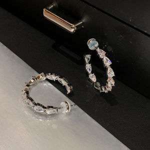 CAFFTI | Silver Teardrop Elegant Earrings