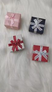 Gift Box Kotak Cincin Gelang Hadiah Valentine Ulang Tahun Dus G004