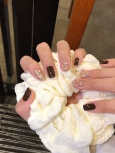 Short Deep Chocolate Shiny Nail Tips Wedding Nails False Nails Patches Wearable Manicure for Pregnant Women Easy to Dry Glossy Comfortable