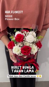 HER.FLORIST MIXIE FLOWER BOX/ Box Rose & Gompie Soap Flower + Artificial and Dried Flower Rangkaian Bunga Sabun/ hadiah ulang tahun
