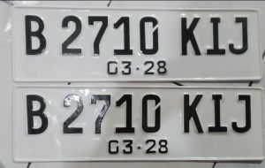 plat mobil asli putih hitam