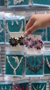 Womens Fashion Colorful Claw Chain Series Tassel Earrings Design Sense Light Luxury Wind Ear Accessories