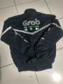jaket grab hitam versi baru. 