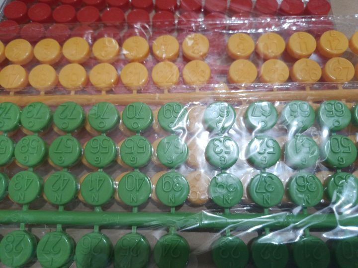 Bingo%20Bolilyo/Chips%20High%20Quality%20%20Plastic%20Materials%20Colored%20Random%20-%20Image%206