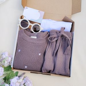 Hampers Kado Paket Hadiah Anak Perempuan 1 2 3 4 5 6 tahun Gift Box Setelan sweater dan rok by hazeera