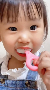 Sikat Gigi Anak Bentuk U Bahan Silikon Toothbrush