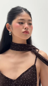 Polka dot open shoulder top เสื้อปาดไหล่ลายจุด