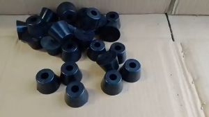 8 cái chân đế loa chất liệu cao su dày dặn chống rung chống trơn tuyệt đối